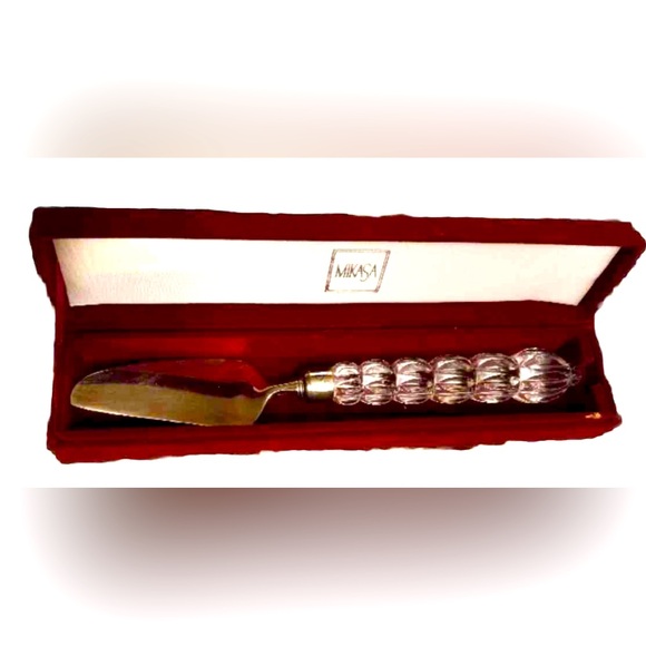 Mikasa Austria 9 1/2" Silver Plate Cake Server Crystal Handle In Red Velvet Box - Picture 1 of 3
